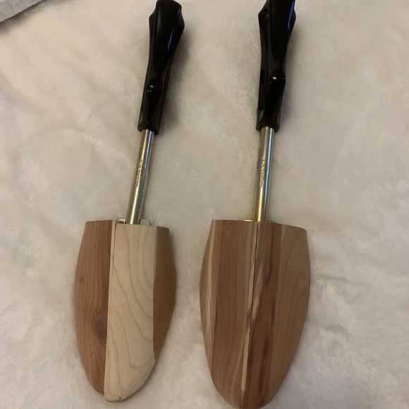 Vintage cedar, shoehorns, great condition adjust smoothly - Picture 2 of 10